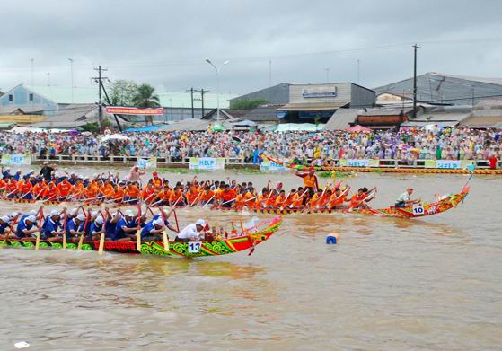 Festival đua ghe ngo S&oacute;c Trăng sẽ c&oacute; bắn ph&aacute;o hoa